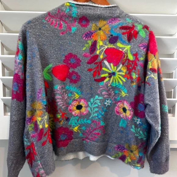 NATURAL LIFE cashmere-like fuzzy colorful floral pullover sweater size medium - Picture 3 of 8